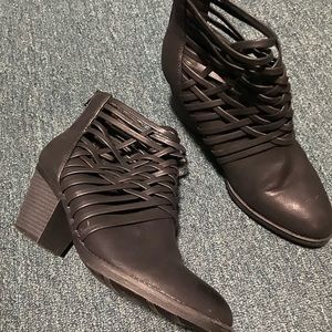 Big Buddha Strappy Ankle Boots Black- size 10